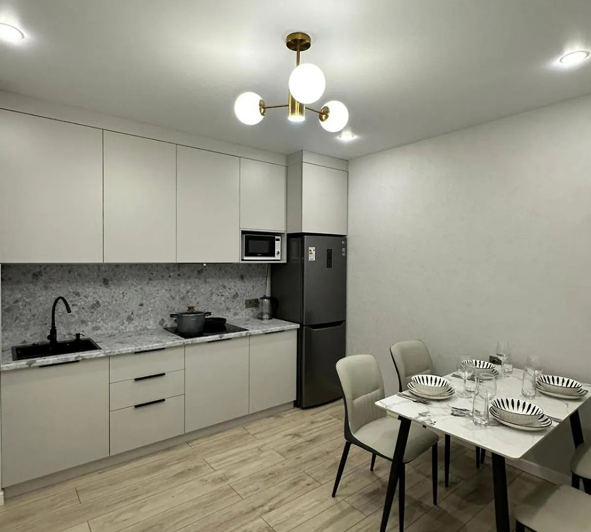 Comfort Class Two-Room Apartment Rams Navoi Almaty