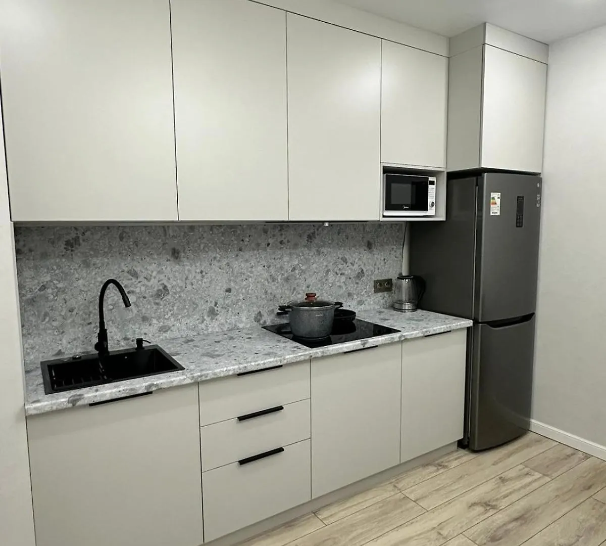 Comfort Class Two-Room Apartment Rams Navoi Almaty