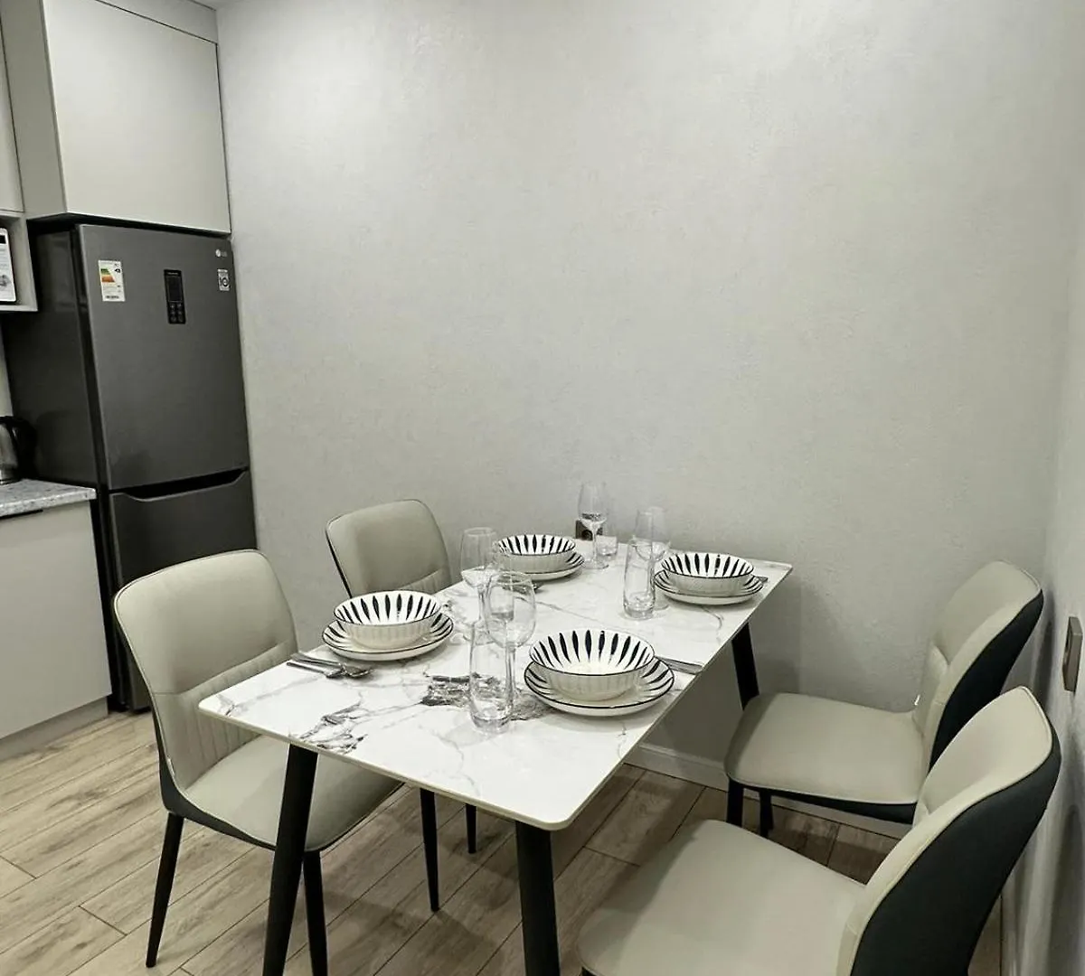 Comfort Class Two-Room Apartment Rams Navoi Almaty 0*,